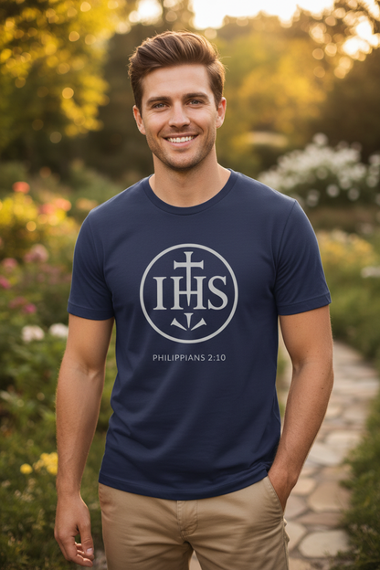 Man wearing navy t-shirt outdoors